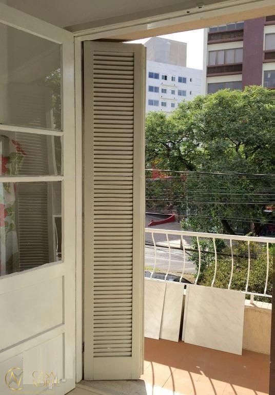 Apartamento à venda com 3 quartos, 70m², Avenida Cristóvão Colombo no bairro Moinhos de Vento em Porto Alegre