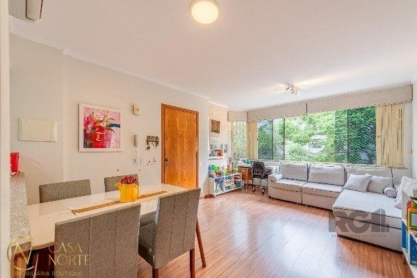 Apartamento à venda com 2 quartos, 75m², 1 suíte, 2 vagas, Rua Itaboraí no bairro Jardim  Botânico em Porto Alegre