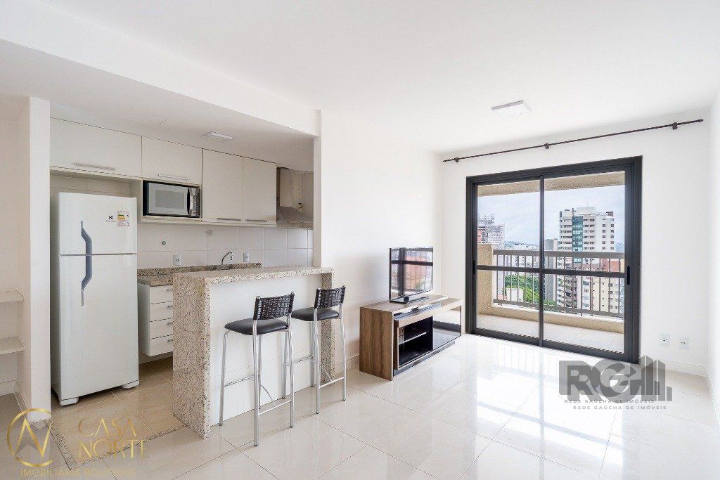Apartamento à venda com 1 quarto, 56m², 1 vaga, Avenida Luiz Manoel Gonzaga no bairro Três Figueiras em Porto Alegre
