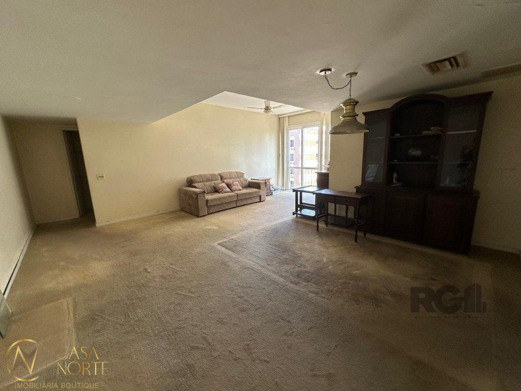 Apartamento à venda com 3 quartos, 133m², 1 suíte, 1 vaga, Rua Vinte e Quatro de Outubro no bairro Moinhos de Vento em Porto Alegre