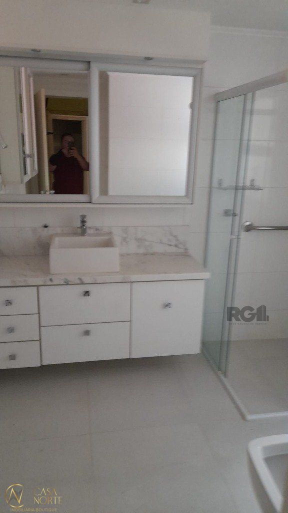 Apartamento à venda com 3 quartos, 122m², 1 suíte, 2 vagas, Rua Tenente-Coronel Fabrício Pilar no bairro Mont Serrat em Porto Alegre