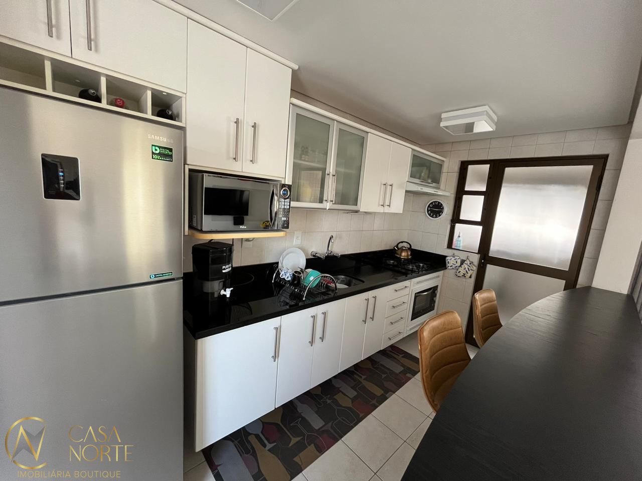 Apartamento à venda com 2 quartos, 74m², 1 suíte, 1 vaga, Rua Ignácio Montanha no bairro Santana em Porto Alegre