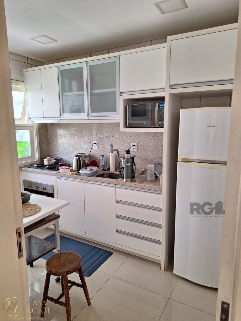Apartamento à venda com 1 quarto, 52m², 1 vaga, Rua Roque Calage no bairro Passo da Areia em Porto Alegre