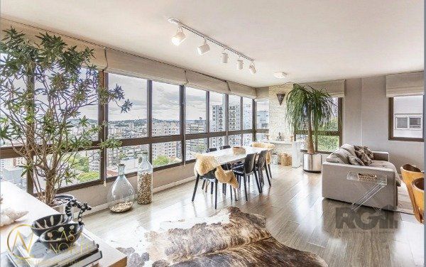 Apartamento à venda com 3 quartos, 98m², 1 suíte, 2 vagas, Rua Cabral no bairro Rio Branco em Porto Alegre