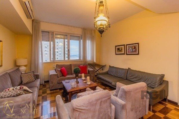 Apartamento à venda com 3 quartos, 126m², 1 suíte, 1 vaga, Rua Ramiro Barcelos no bairro Independência em Porto Alegre