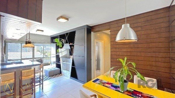 Apartamento à venda com 2 quartos, 73m², 1 suíte, 1 vaga, Rua Dona Augusta no bairro Menino Deus em Porto Alegre