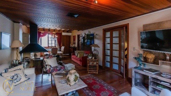 Casa de Condomínio à venda com 3 quartos, 291m², 1 suíte, 2 vagas, Rua Jaraguá no bairro Bela Vista em Porto Alegre