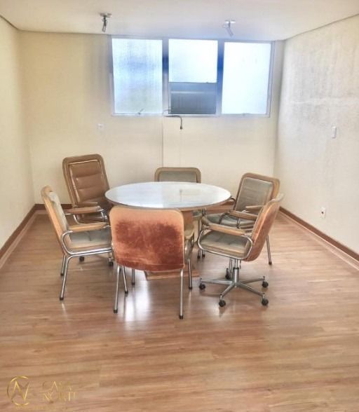 Sala Comercial à venda , 37m², 2 vagas, Rua Sport Club São José no bairro Passo da Areia em Porto Alegre
