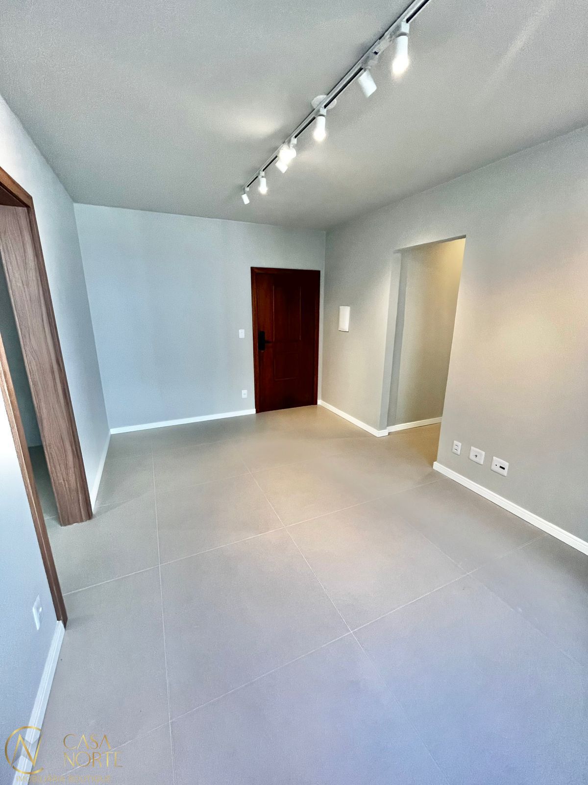 Apartamento à venda com 2 quartos, 58m², 1 vaga, Rua Alberto Silva no bairro Vila Ipiranga em Porto Alegre