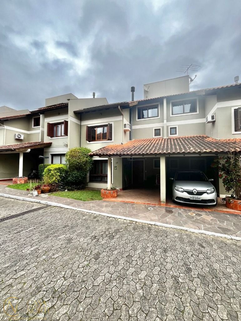 Casa de Condomínio à venda com 3 quartos, 172m², 1 suíte, 2 vagas, Rua Doutor Pereira Neto no bairro Tristeza em Porto Alegre