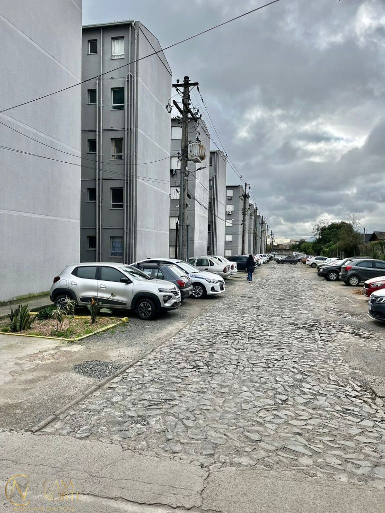 Apartamento à venda com 2 quartos, 39m², 1 vaga, Rua dos Maias no bairro Rubem Berta em Porto Alegre