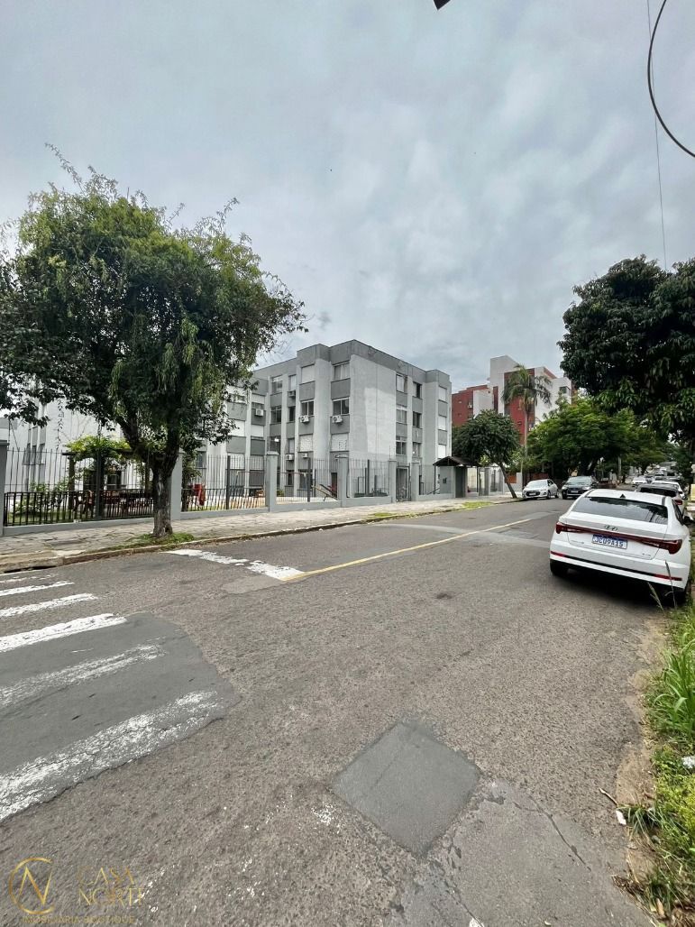 Apartamento à venda com 2 quartos, 58m², 1 vaga, Rua Alberto Silva no bairro Vila Ipiranga em Porto Alegre