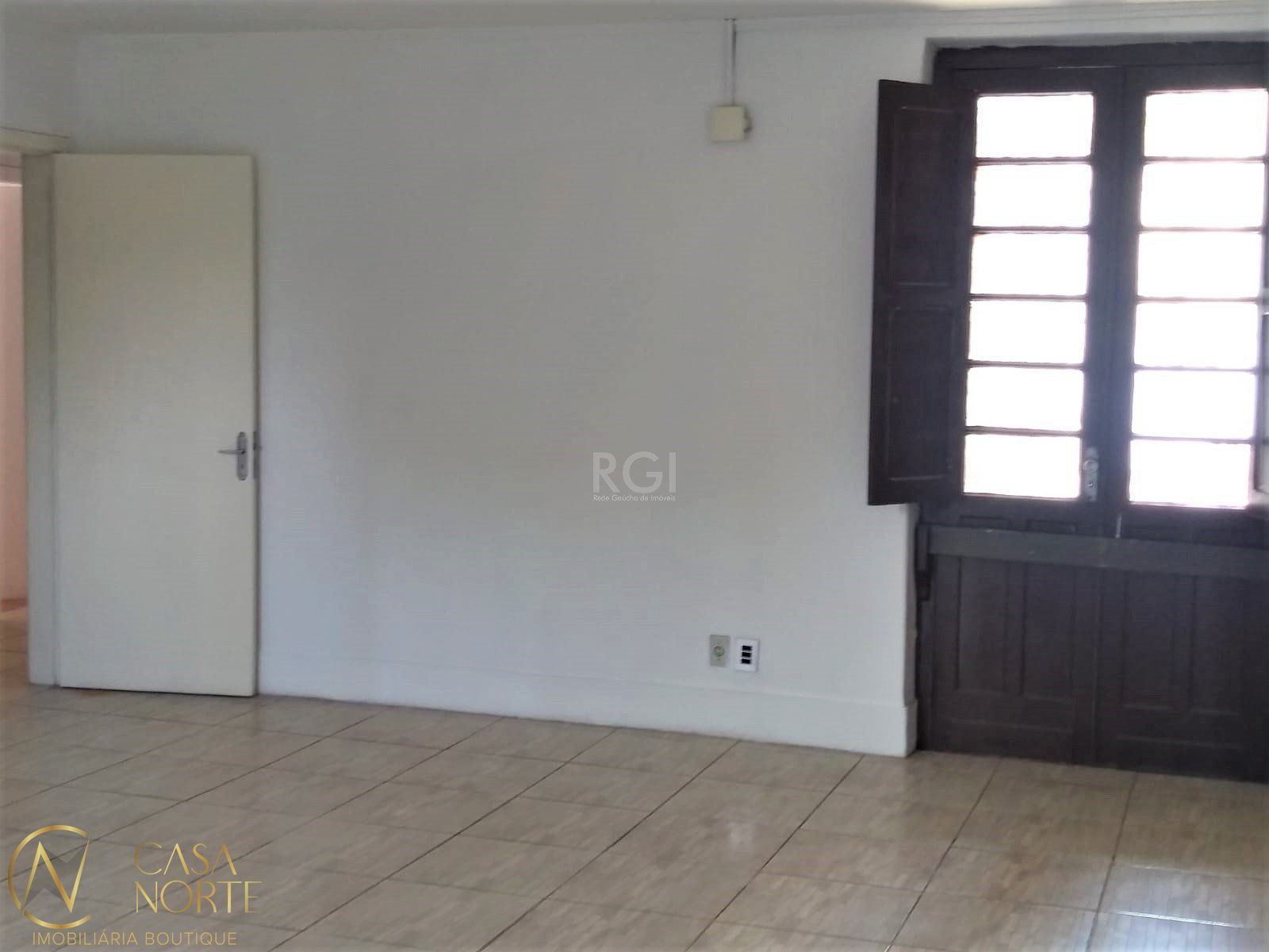Casa à venda com 3 quartos, 124m², 2 suítes, Avenida João Pessoa no bairro Santana em Porto Alegre