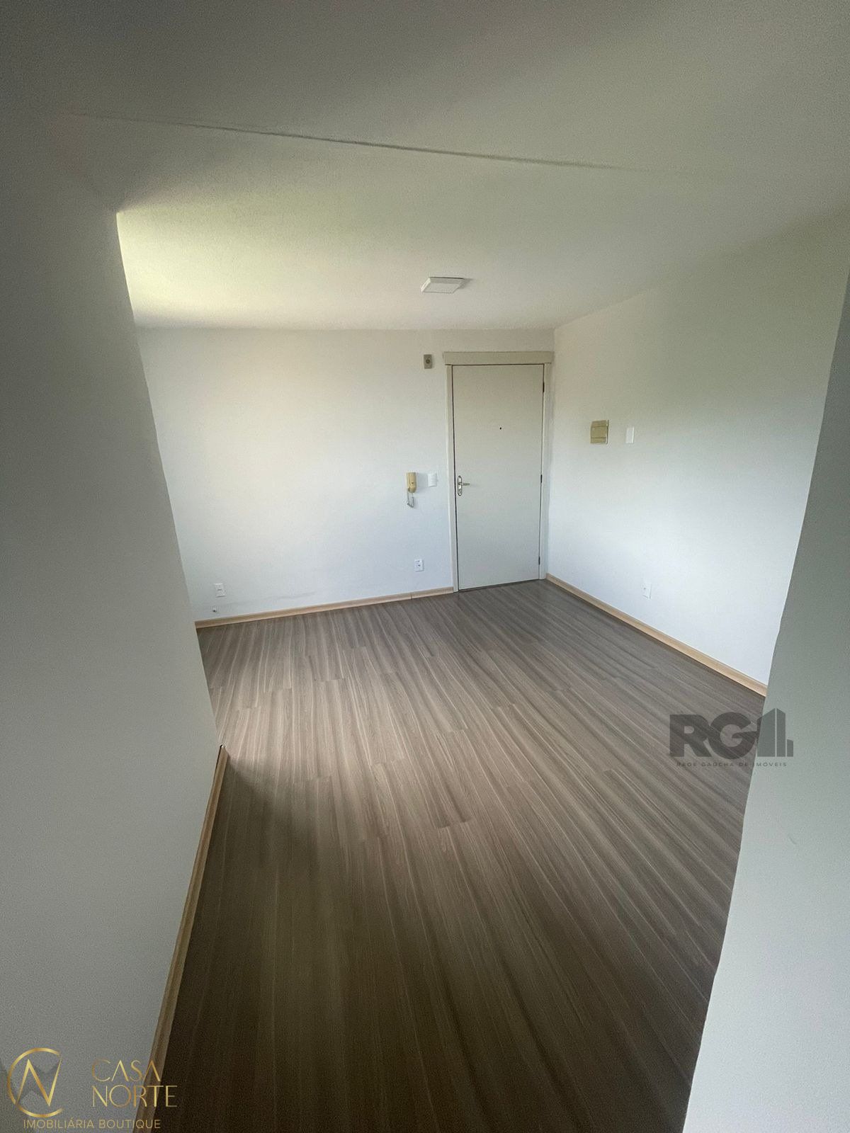 Apartamento à venda com 2 quartos, 39m², Estrada João de Oliveira Remião no bairro Lomba do Pinheiro em Porto Alegre