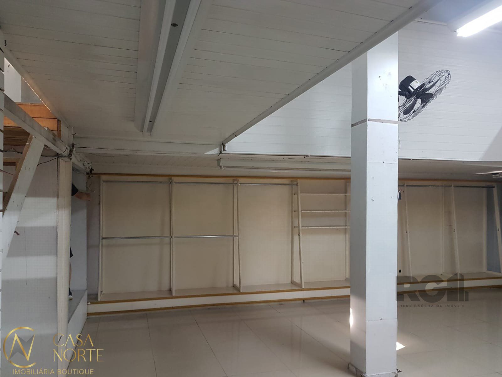 Prédio Comercial à venda , 300m², Avenida Bento Gonçalves no bairro Partenon em Porto Alegre