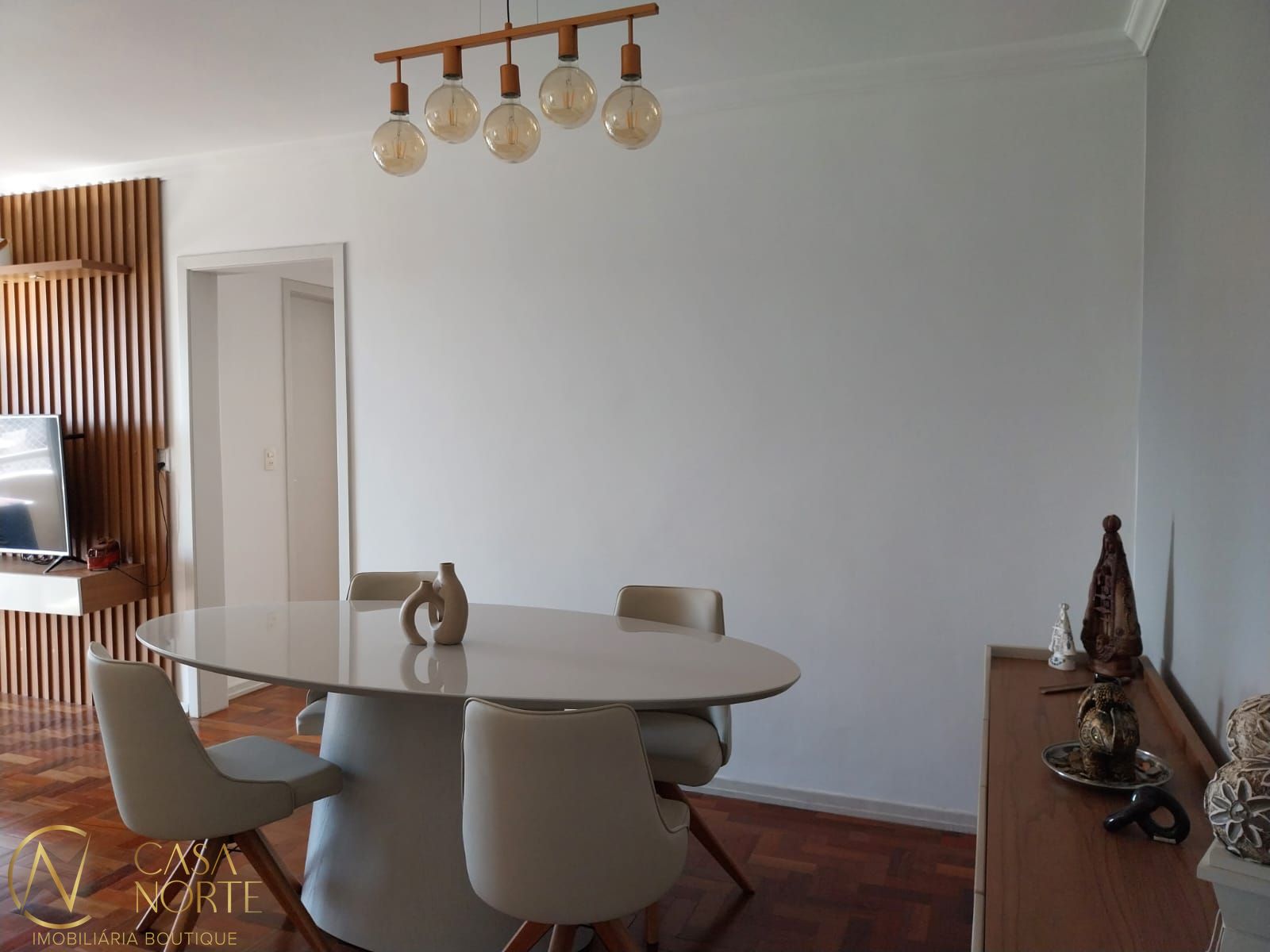 Apartamento à venda com 2 quartos, 71m², 1 vaga, Rua Gomes Jardim no bairro Santana em Porto Alegre