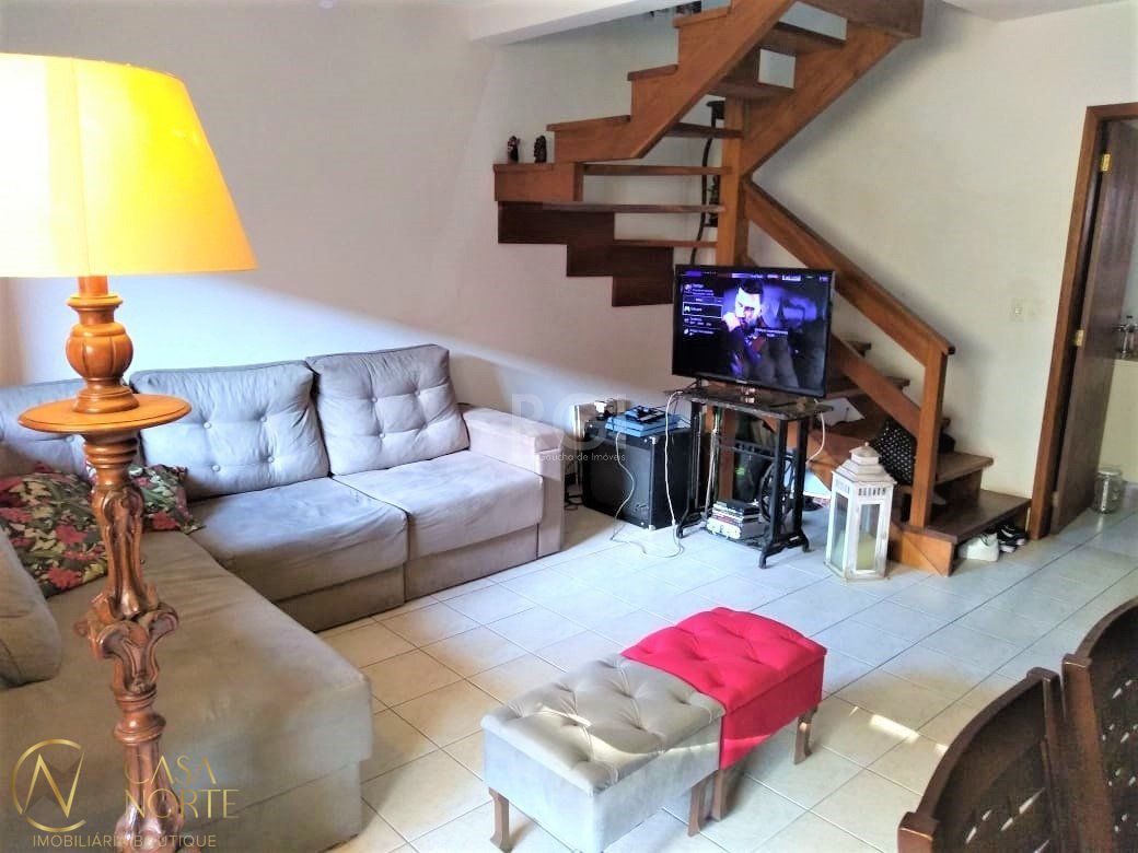 Casa de Condomínio à venda com 3 quartos, 147m², 1 suíte, 2 vagas, Estrada João Vedana no bairro Cavalhada em Porto Alegre