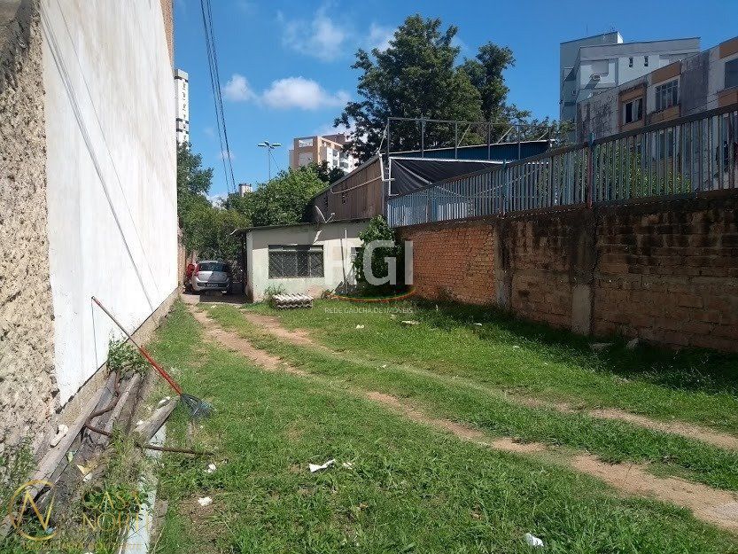 Terreno à venda , 296m², Rua Coronel Corte Real no bairro Petrópolis em Porto Alegre