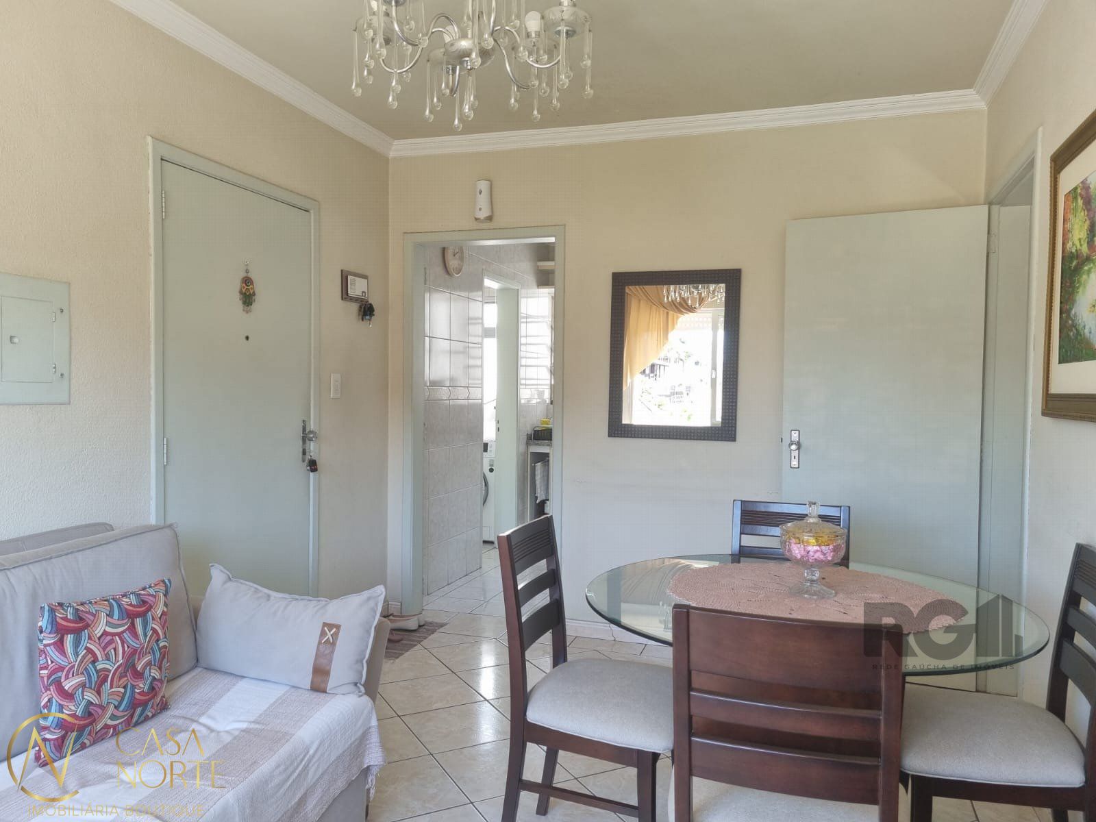 Apartamento à venda com 2 quartos, 58m², 1 vaga, Rua Santa Isabel no bairro Bom Jesus em Porto Alegre