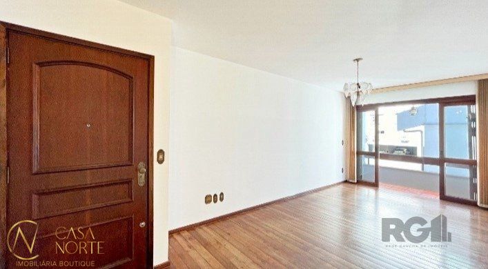 Apartamento à venda com 2 quartos, 70m², 1 vaga, Rua Domingos Crescêncio no bairro Santana em Porto Alegre