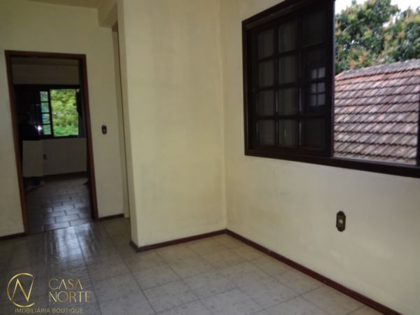 Casa à venda com 3 quartos, 190m², 1 suíte, 1 vaga, Rua Fatima no bairro Partenon em Porto Alegre