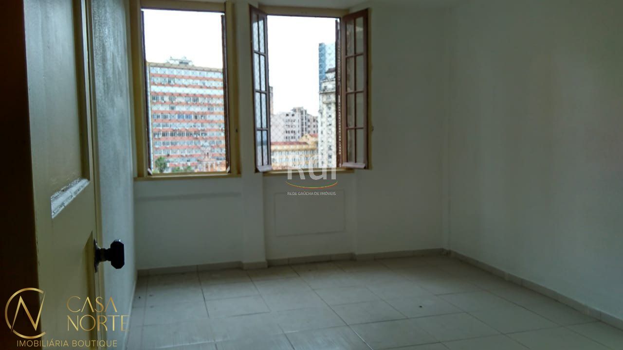 Sala Comercial à venda com 3 quartos, 49m², Avenida Otavio Rocha no bairro Centro Histórico em Porto Alegre