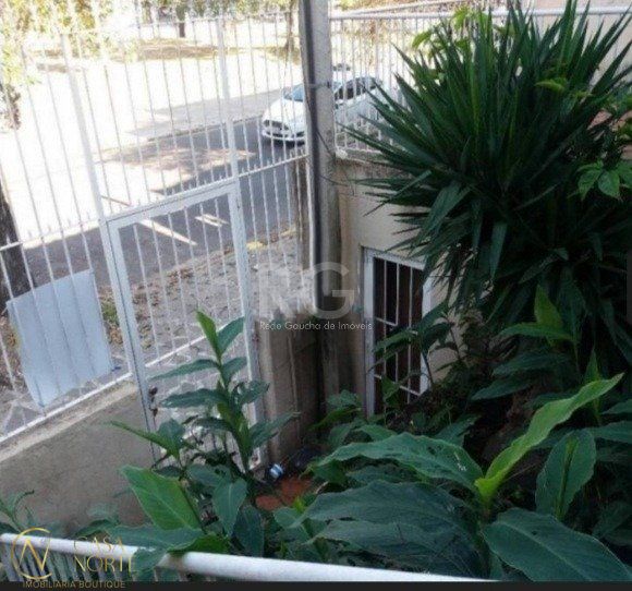 Casa à venda com 3 quartos, 253m², 1 suíte, 1 vaga, Praça Jayme Telles no bairro Santana em Porto Alegre