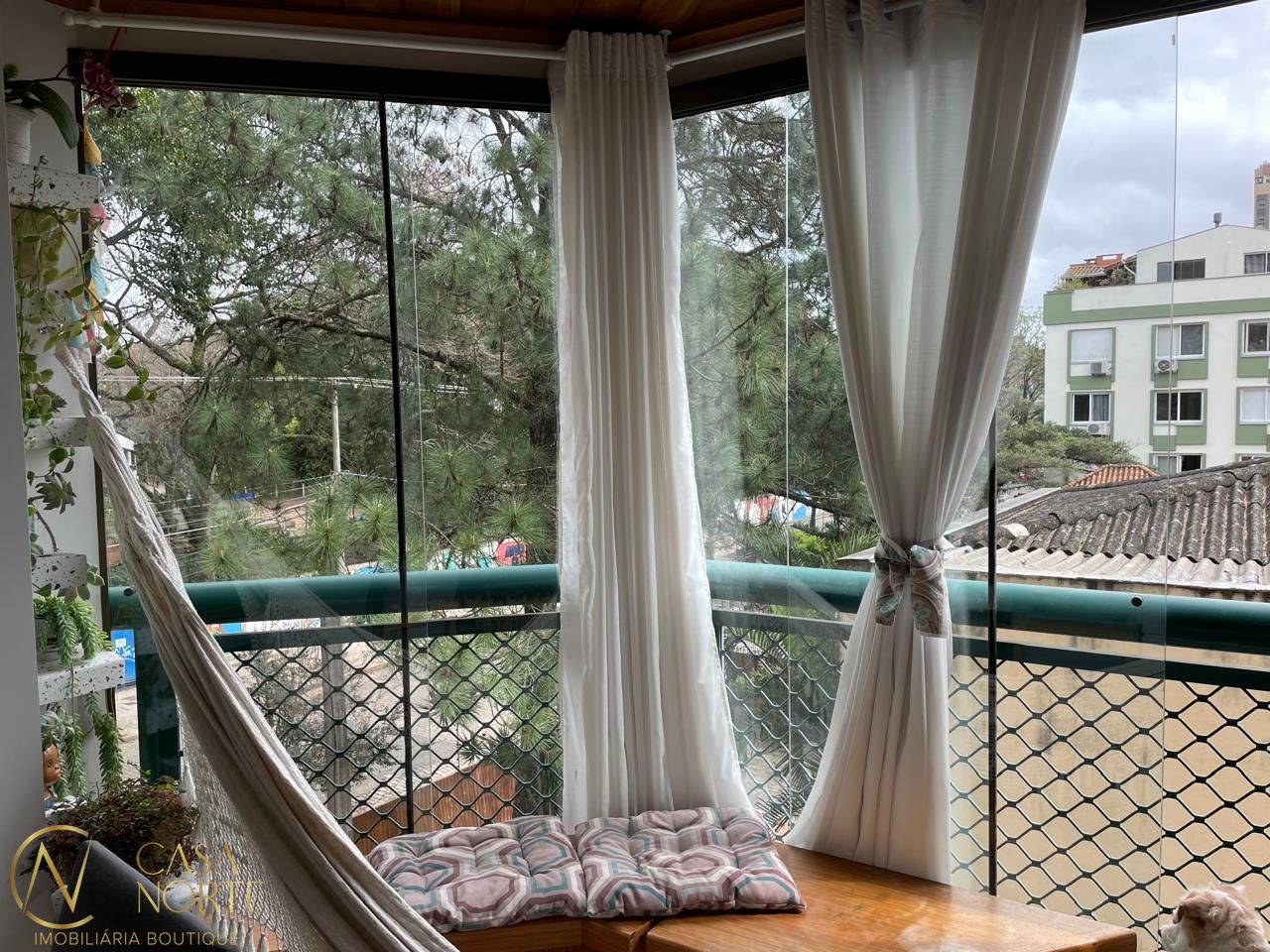 Apartamento à venda com 3 quartos, 93m², 1 suíte, 1 vaga, Rua São Manoel no bairro Rio Branco em Porto Alegre