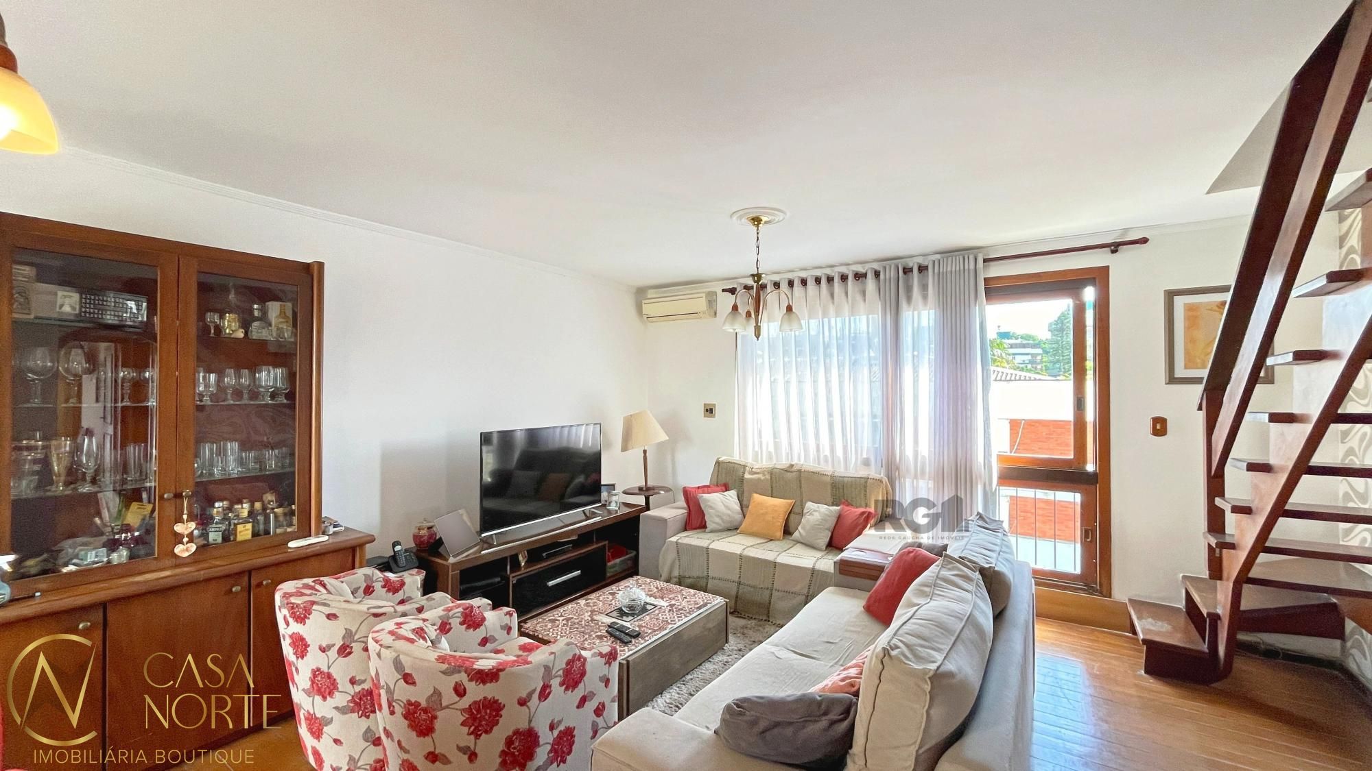 Cobertura à venda com 3 quartos, 220m², 1 suíte, 2 vagas, Rua Silveiro no bairro Menino Deus em Porto Alegre