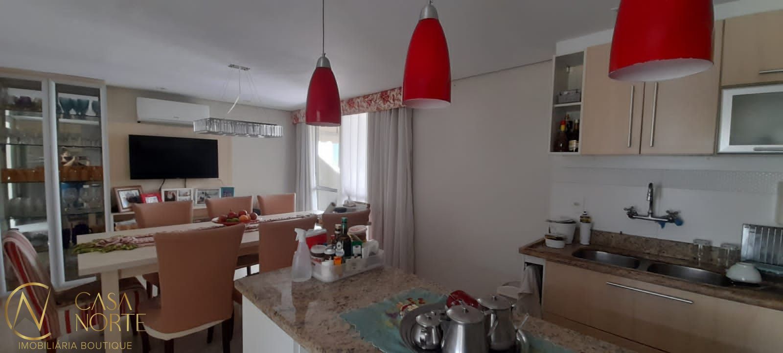 Cobertura à venda com 3 quartos, 234m², 1 suíte, 2 vagas, Rua São Luis no bairro Santana em Porto Alegre