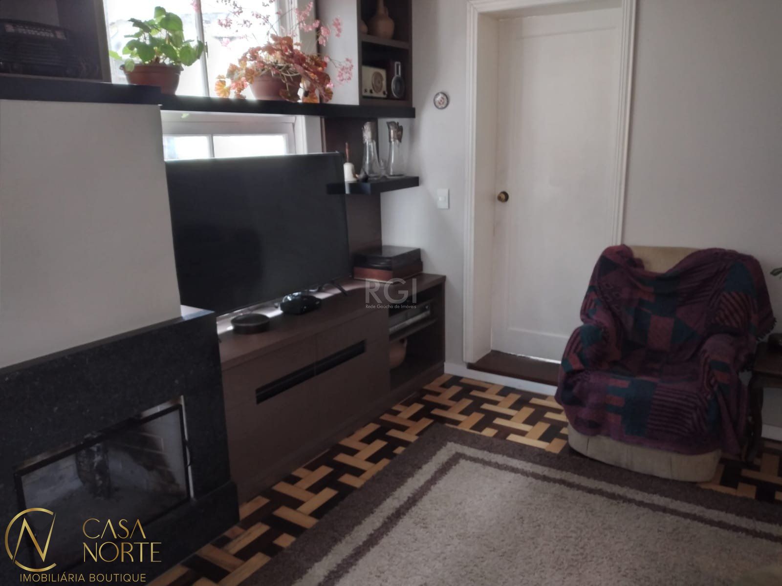 Casa à venda com 3 quartos, 115m², 1 vaga, Rua Mariz e Barros no bairro Petrópolis em Porto Alegre
