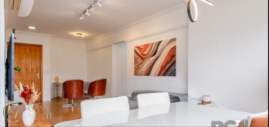Apartamento à venda com 2 quartos, 72m², 1 suíte, 2 vagas, Rua José Scutari no bairro Passo da Areia em Porto Alegre