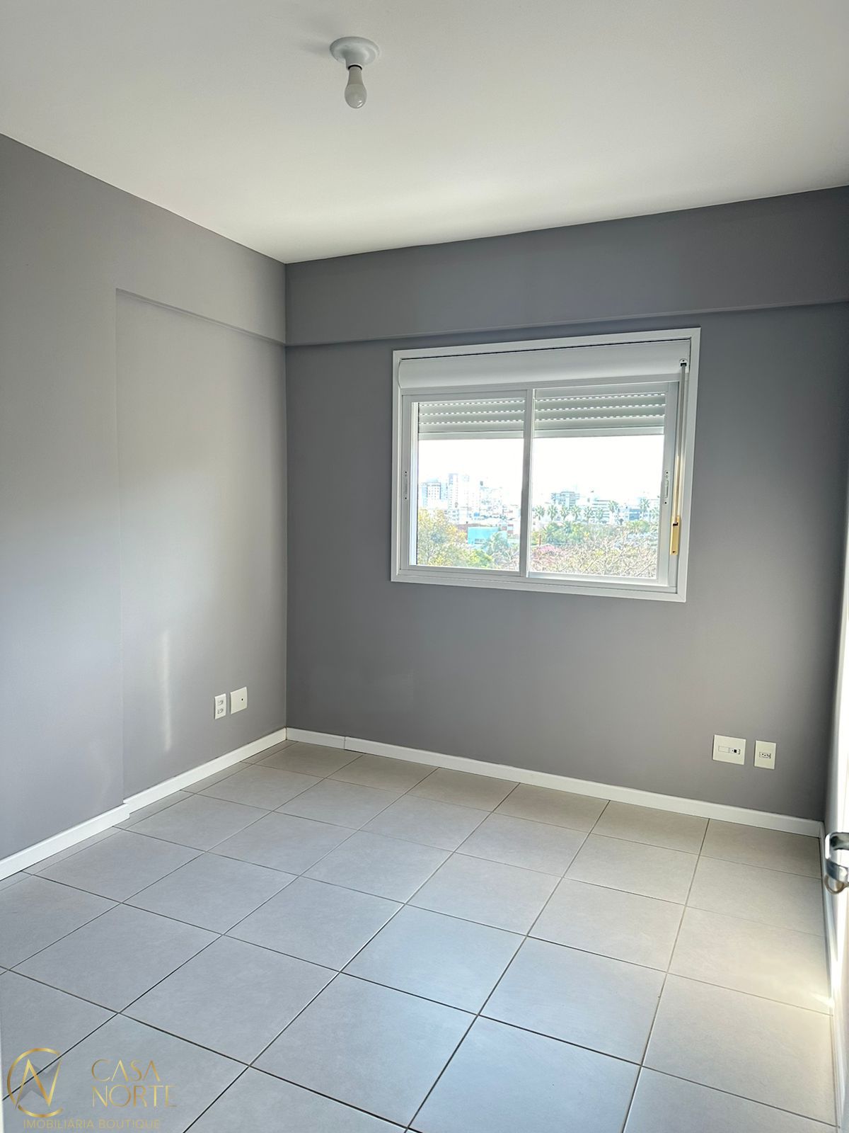 Apartamento à venda com 1 quarto, 36m², 1 vaga, Rua Fagundes Varela no bairro Santo Antônio em Porto Alegre