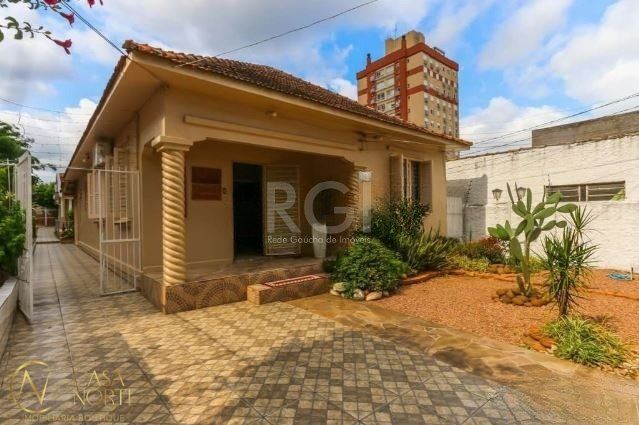 Casa à venda com 3 quartos, 160m², 3 vagas, Rua dos Burgueses no bairro Partenon em Porto Alegre