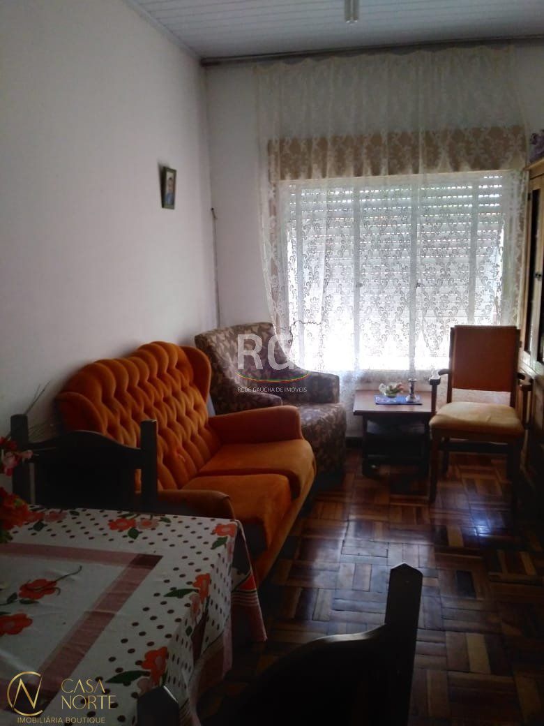 Casa à venda com 2 quartos, 164m², 2 vagas, Rua Domingos Crescencio no bairro Santana em Porto Alegre