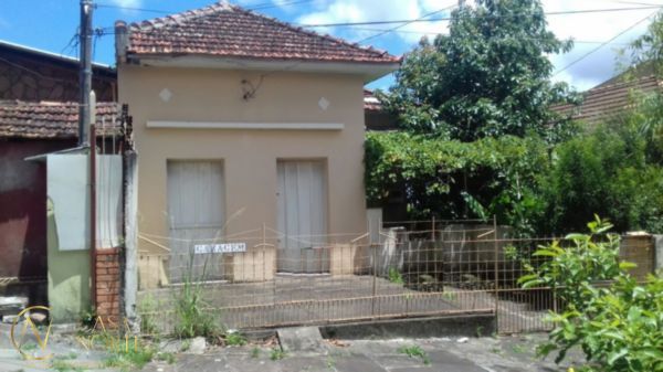 Casa à venda com 3 quartos, 250m², Rua Luiz de Camoes no bairro Santo Antônio em Porto Alegre