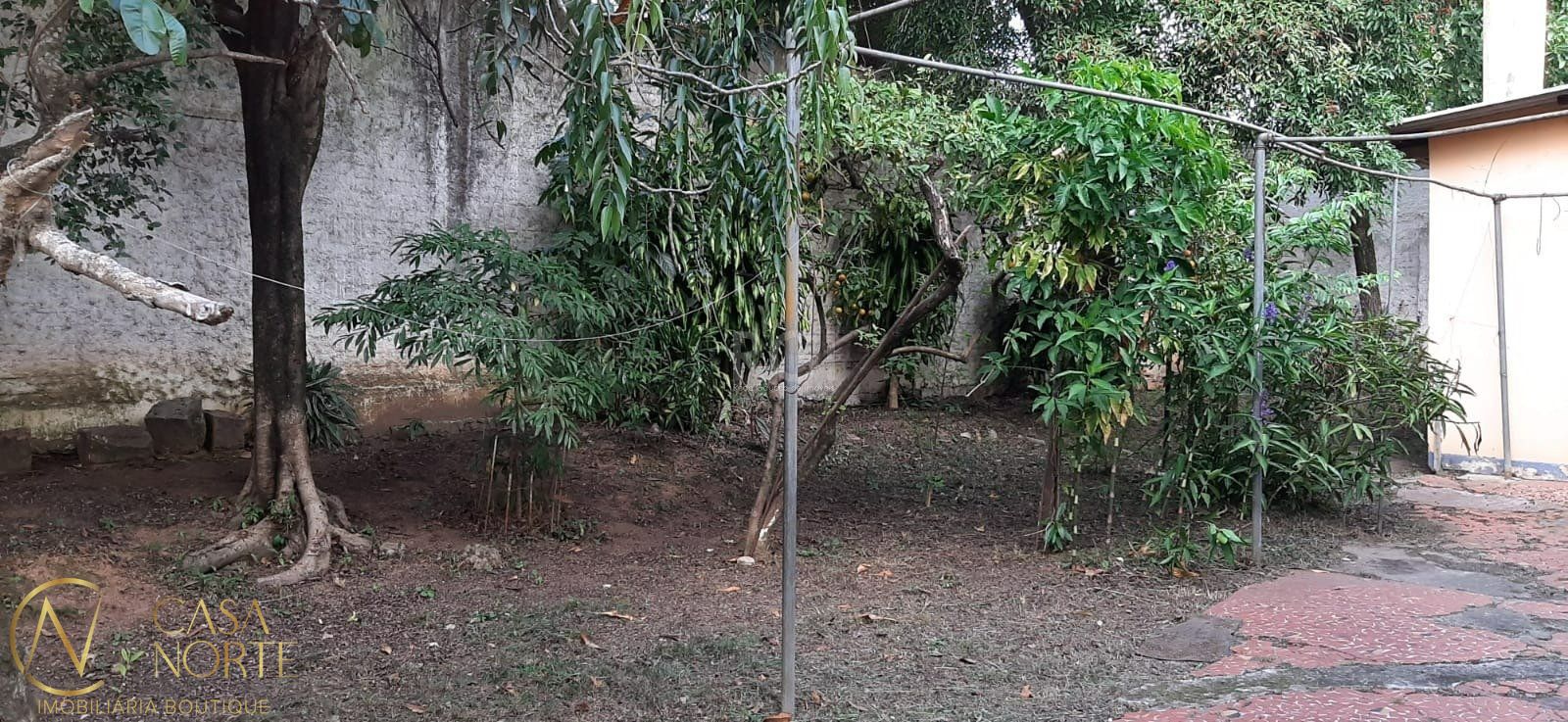 Casa à venda com 6 quartos, 200m², 6 vagas, Travessa Lucas de Lima no bairro Medianeira em Porto Alegre