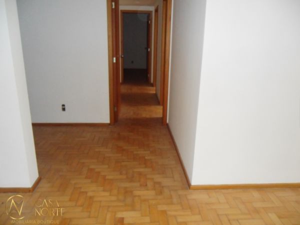 Apartamento à venda com 3 quartos, 104m², 1 vaga, Avenida Independência no bairro Independência em Porto Alegre
