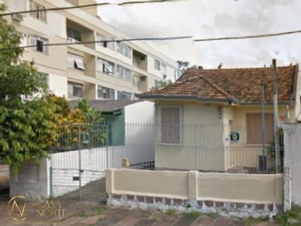 Casa à venda com 3 quartos, 80m², 6 vagas, Rua Ponche Verde no bairro Medianeira em Porto Alegre