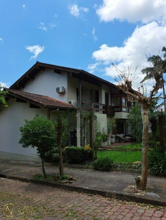 Casa à venda com 3 quartos, 149m², 1 suíte, 2 vagas, Rua Olécio Cavedini no bairro Espírito Santo em Porto Alegre