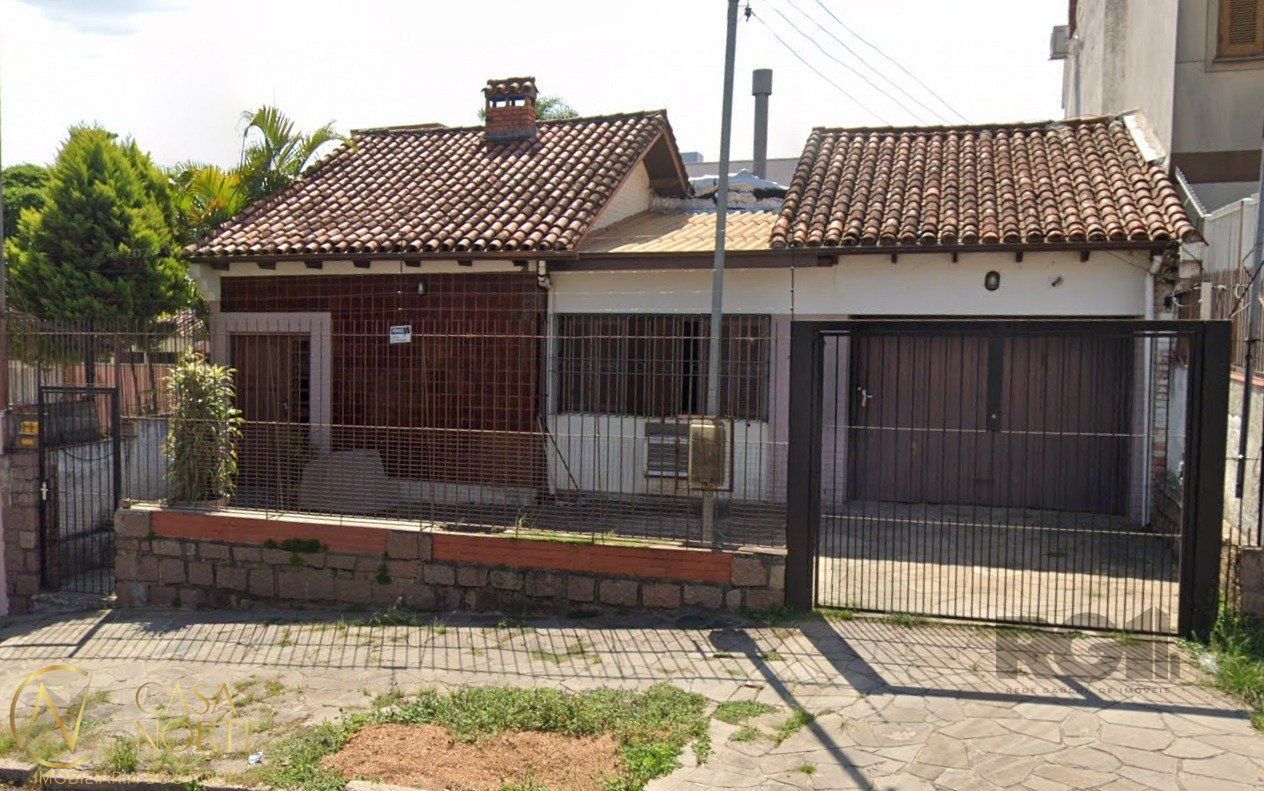 Casa à venda com 3 quartos, 156m², 1 suíte, 2 vagas, Rua Barão do Amazonas no bairro Partenon em Porto Alegre