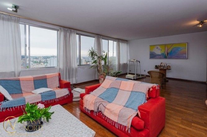 Apartamento à venda com 3 quartos, 222m², 1 suíte, 2 vagas, Rua Doutor Lauro de Oliveira no bairro Rio Branco em Porto Alegre