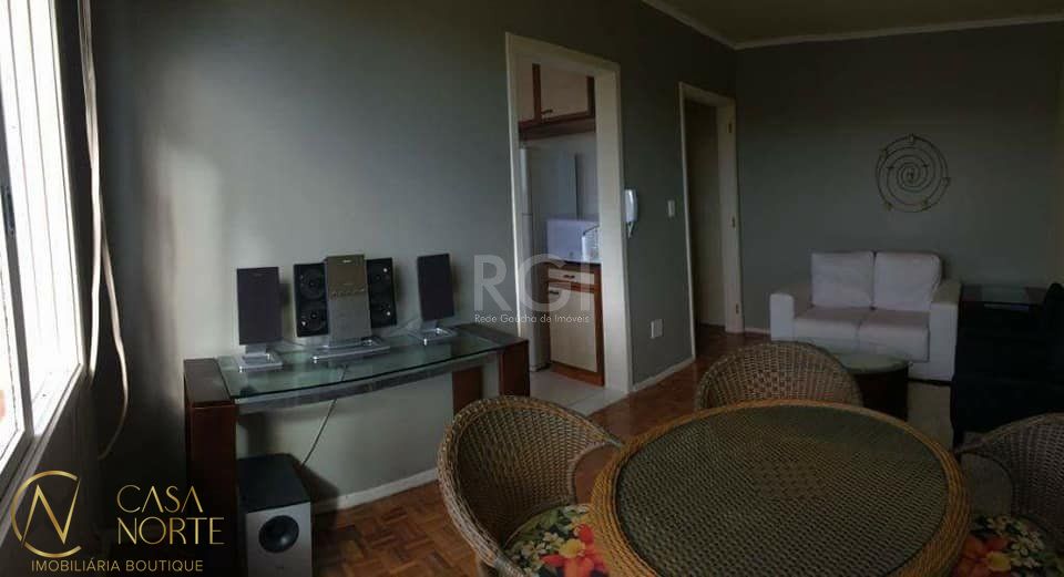 Apartamento à venda com 1 quarto, 40m², 1 vaga, Rua Antônio Ribeiro no bairro Santo Antônio em Porto Alegre