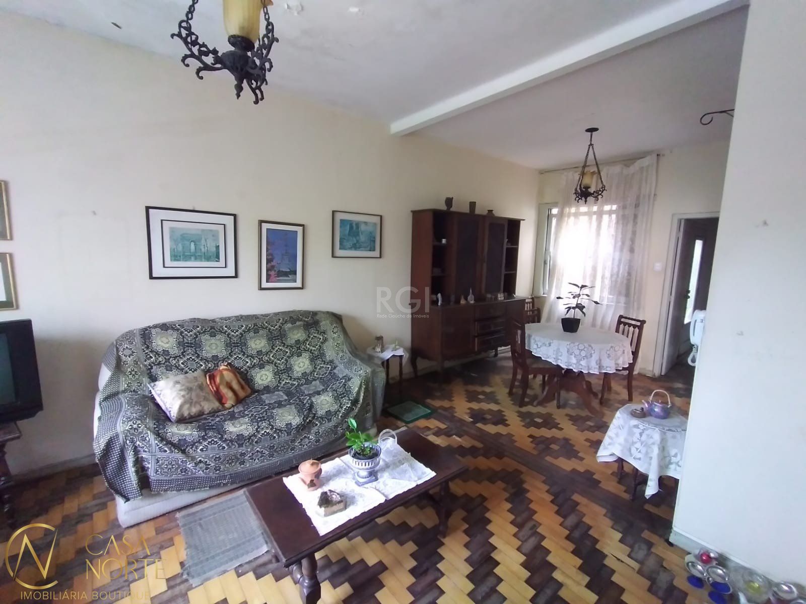 Casa à venda com 3 quartos, 85m², 1 vaga, Rua Mariz e Barros no bairro Petrópolis em Porto Alegre