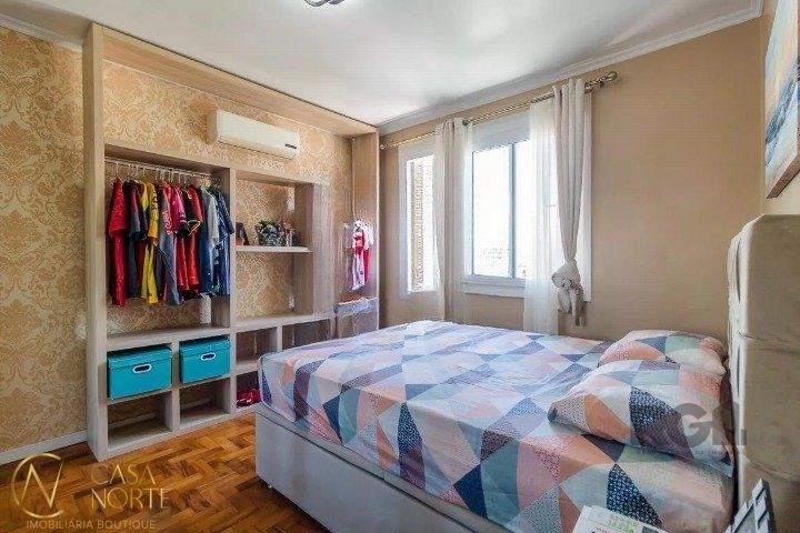 Apartamento à venda com 2 quartos, 69m², 1 vaga, Avenida Padre Cacique no bairro Praia de Belas em Porto Alegre