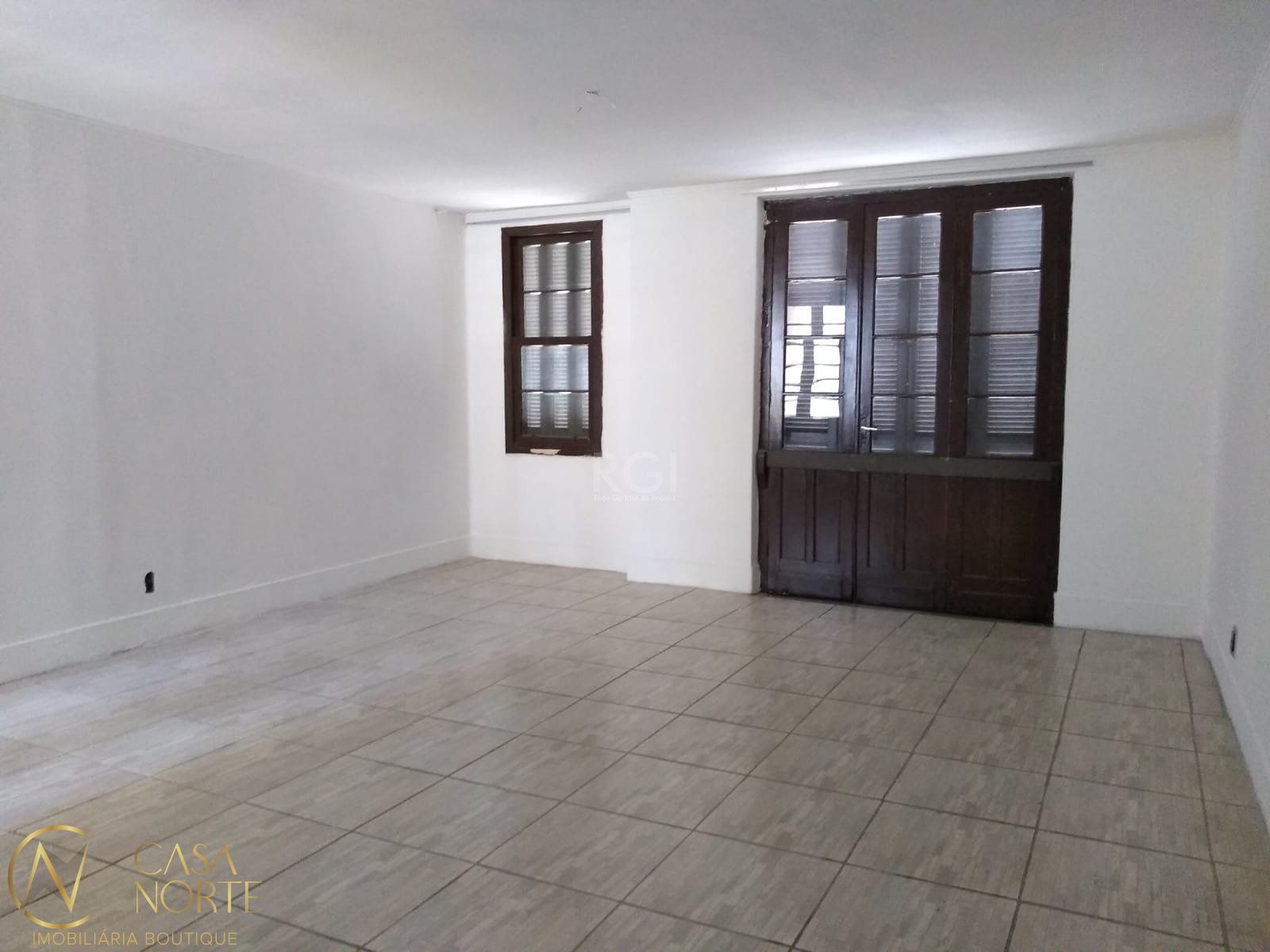 Casa à venda com 3 quartos, 124m², 2 suítes, Avenida João Pessoa no bairro Santana em Porto Alegre