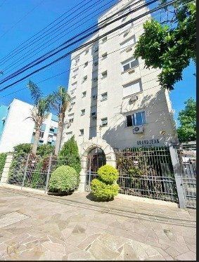 Apartamento à venda com 3 quartos, 79m², 1 suíte, 1 vaga, Rua Luiz de Camoes no bairro Santo Antônio em Porto Alegre