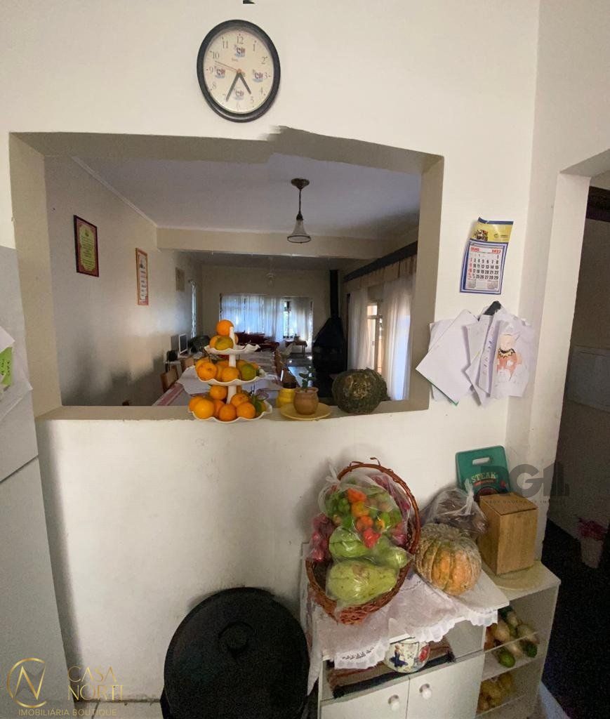 Casa à venda com 5 quartos, 330m², 1 suíte, 3 vagas, Rua Monsenhor Veras no bairro Santana em Porto Alegre
