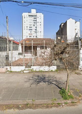 Casa à venda com 3 quartos, 78m², Avenida Ipiranga no bairro Partenon em Porto Alegre