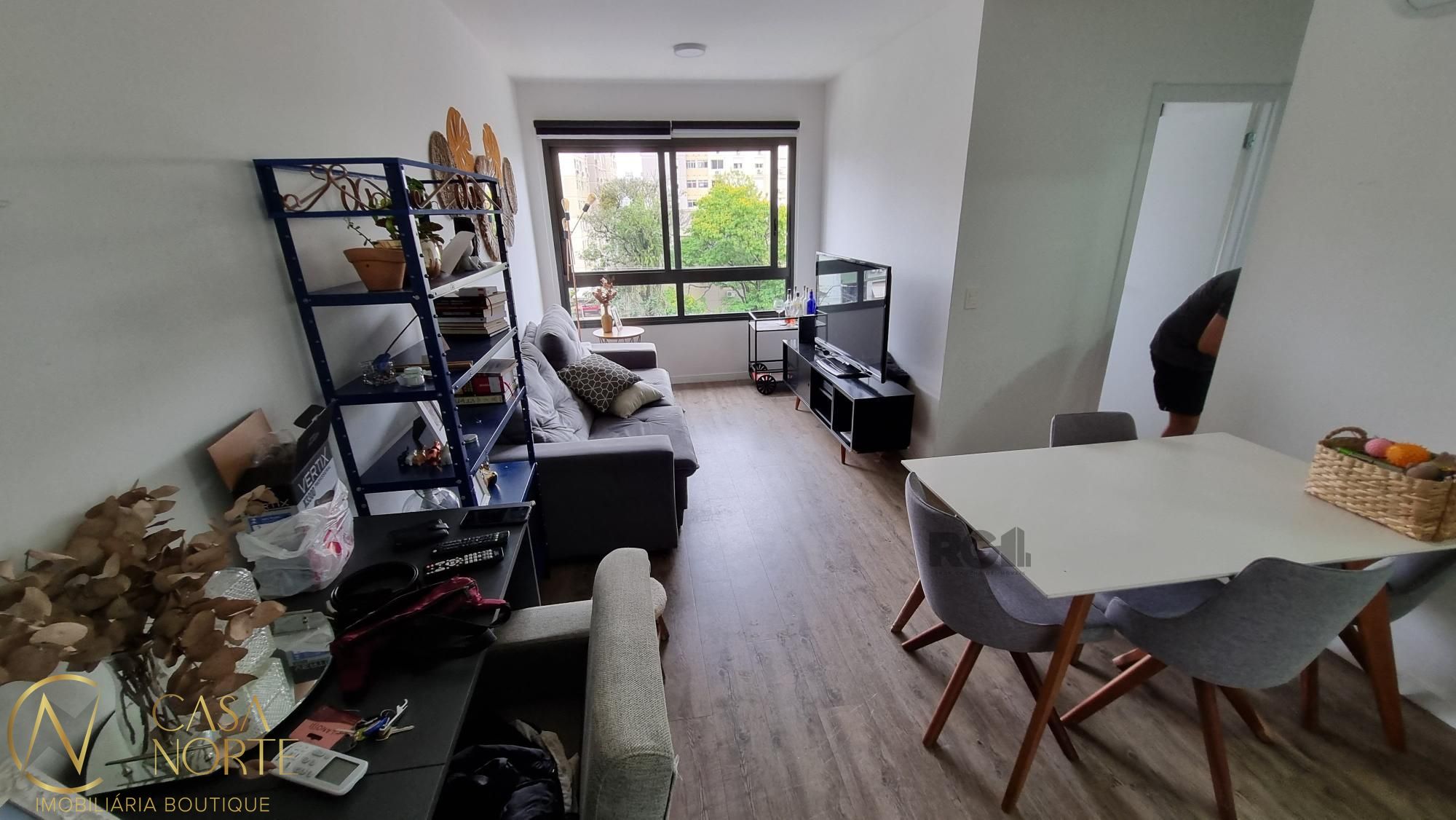 Apartamento à venda com 2 quartos, 57m², 1 suíte, 1 vaga, Rua Santana no bairro Farroupilha em Porto Alegre